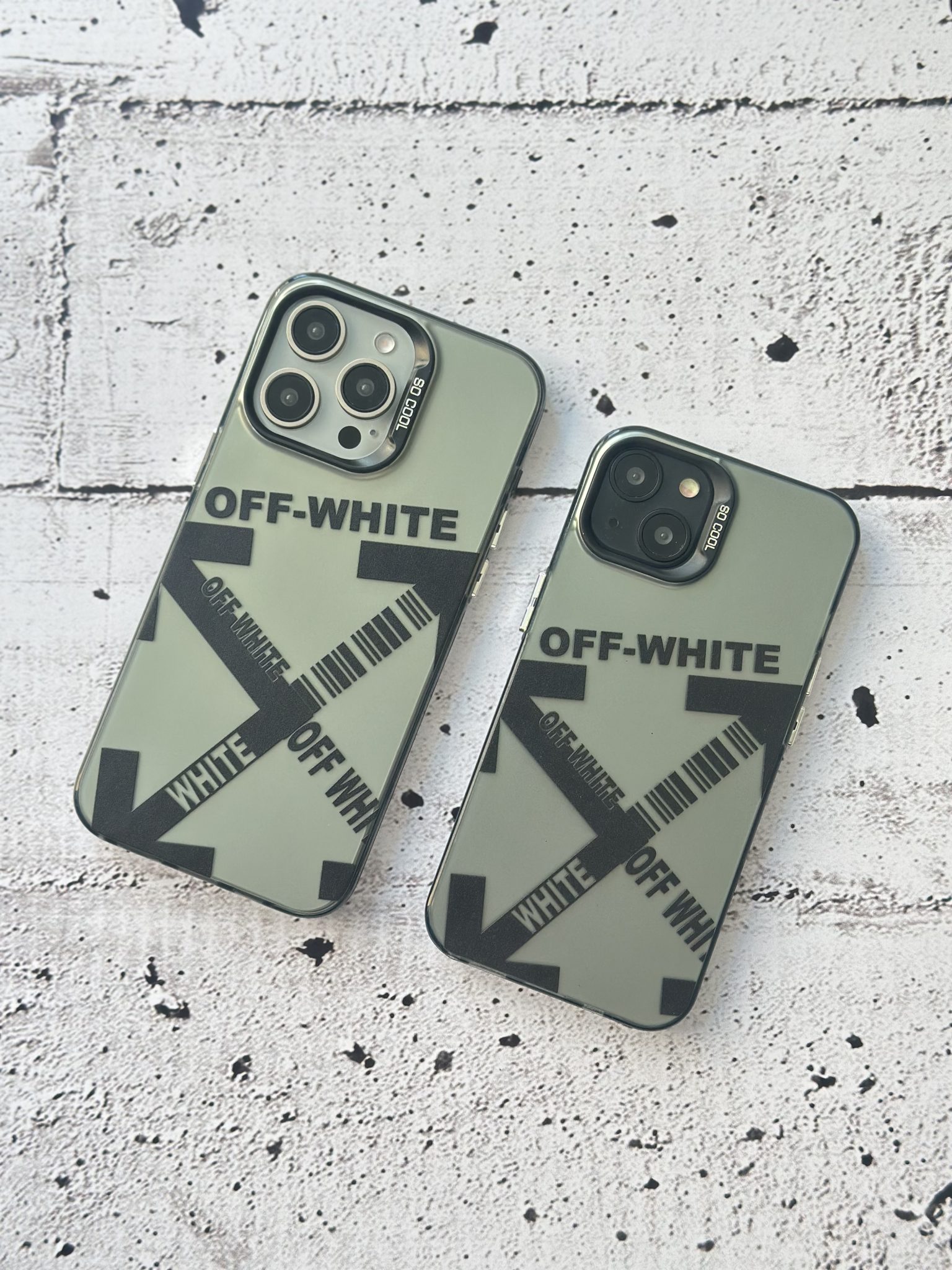 IMG_4738-1536x2048 قاب آیفون طرح off-white - تصویر 1